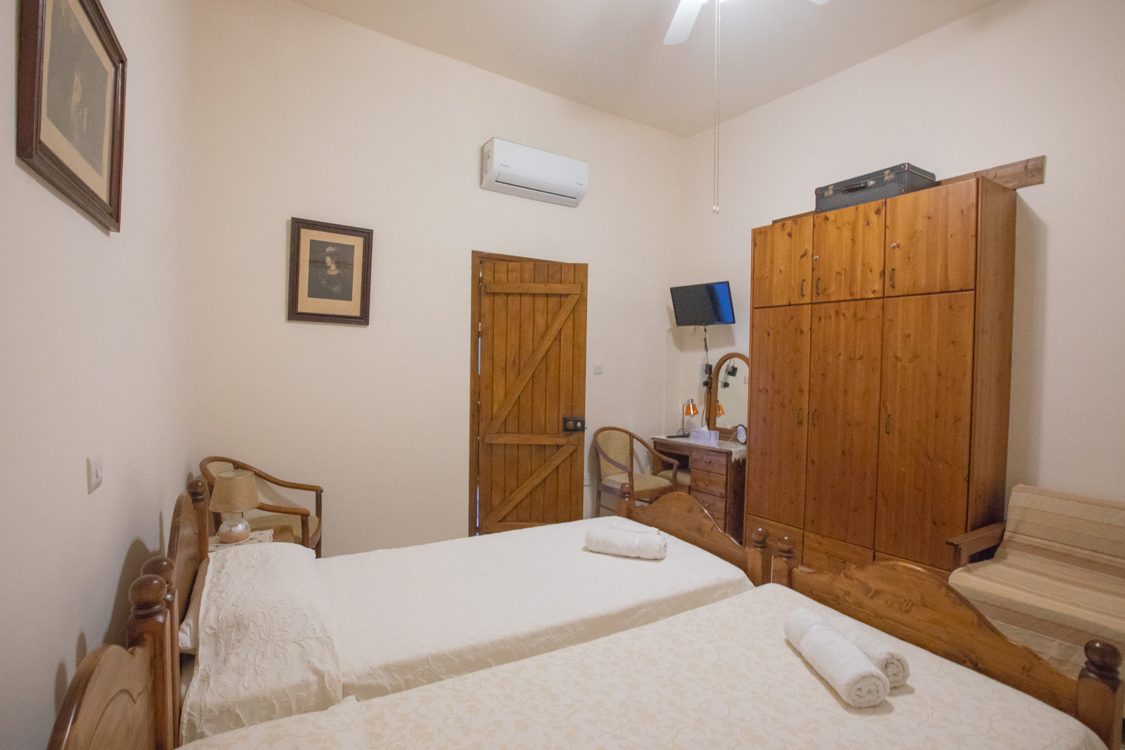 Two-Bedroom Apartment thumbnail 4